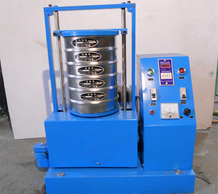 磁懸浮試驗篩利用磁懸浮的特殊功能，能幫助該產(chǎn)品實現(xiàn)：上下，前后，左右等多種運動方式。