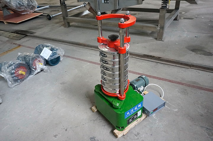 實(shí)驗(yàn)室小型振動篩分設(shè)備 —頂擊篩圖片